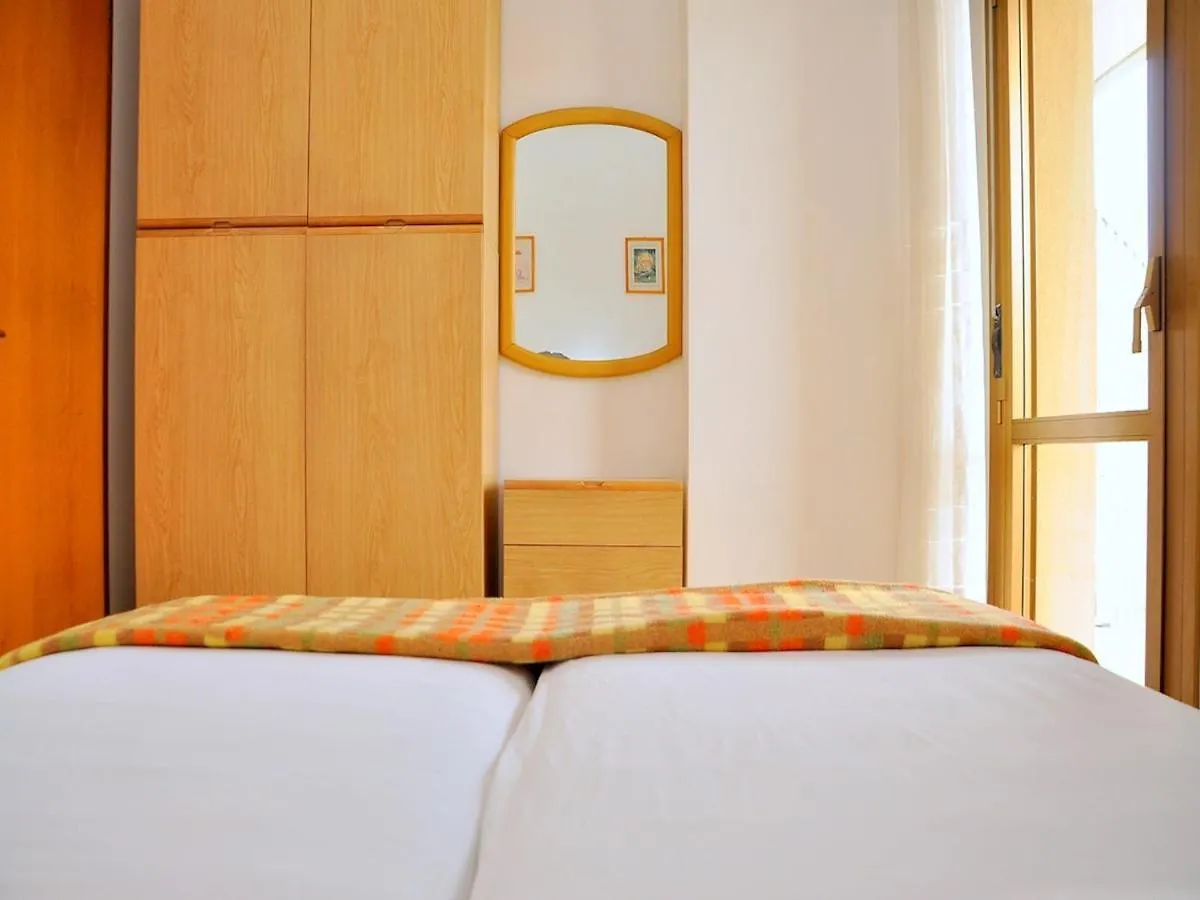 Luminous Flat 400 M From The Beach For 4 Guests Bibione