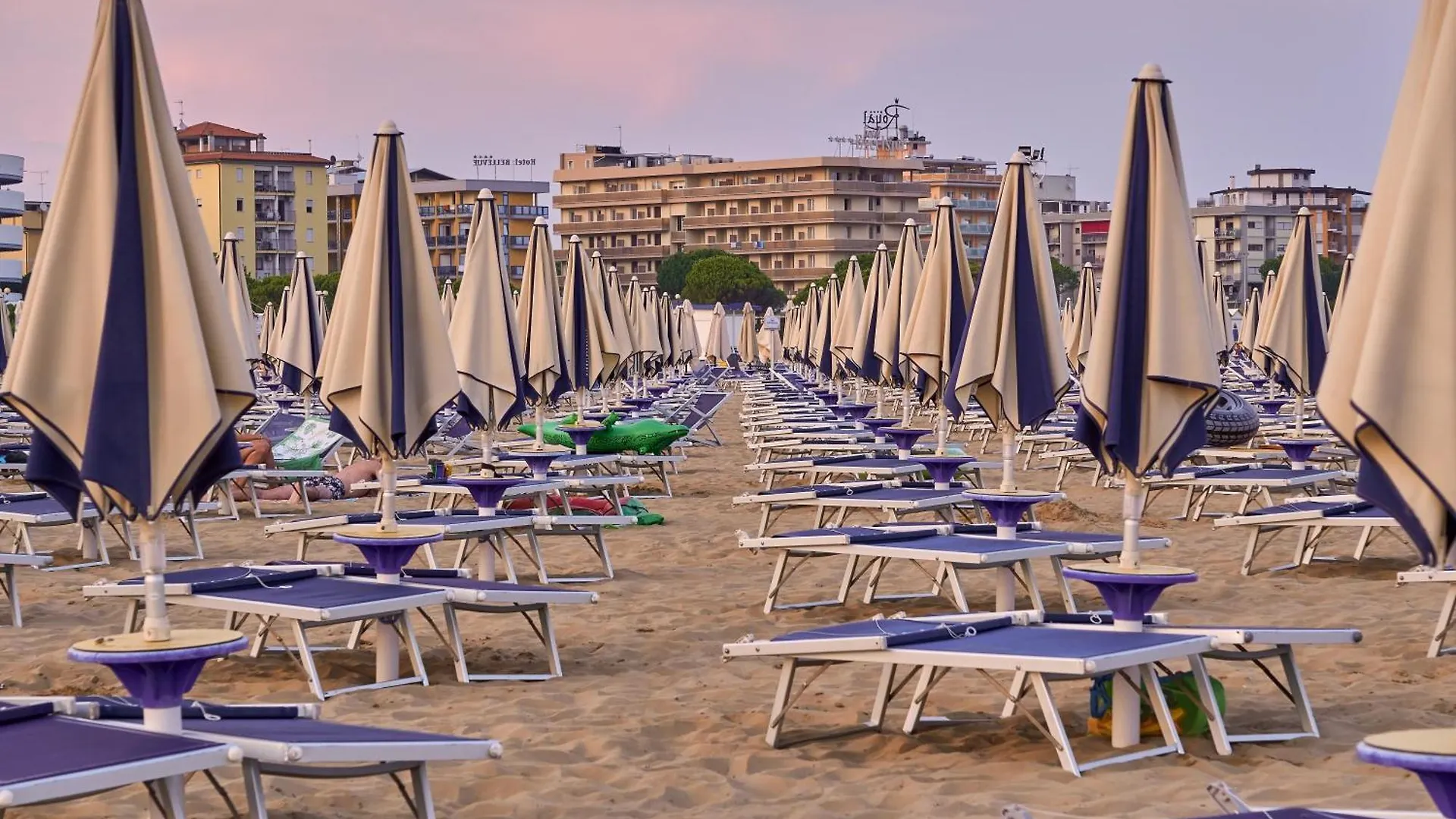 Luminous Flat 400 M From The Beach For 4 Guests Bibione Apartment